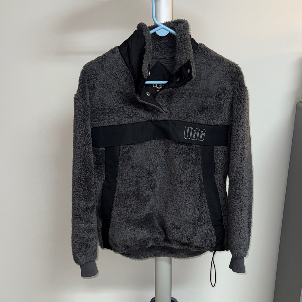 UGG Charcoal and Black Fleece Sherpa Jacket, Sz S EUC